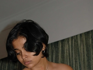 Indian Sexy Girl With Huge Boobs