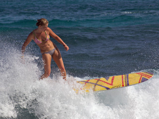 Surfer chicks pics