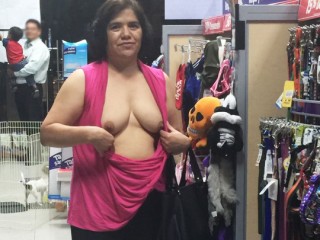 Women flashing their boobs and pussies
