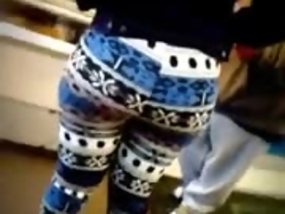 Big ass girl in leggings