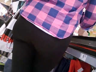 Girl with nice ass at the supermarket checkout