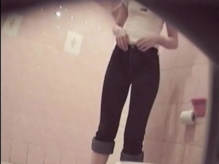 Tight jeans pants chick pees