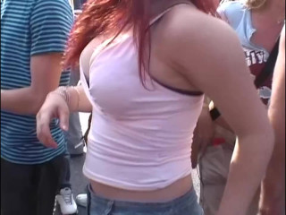 Redhead bouncing tits cleavage