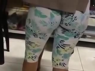 Tight leggins inside butt crack