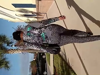 Big ass ebony woman in leggings